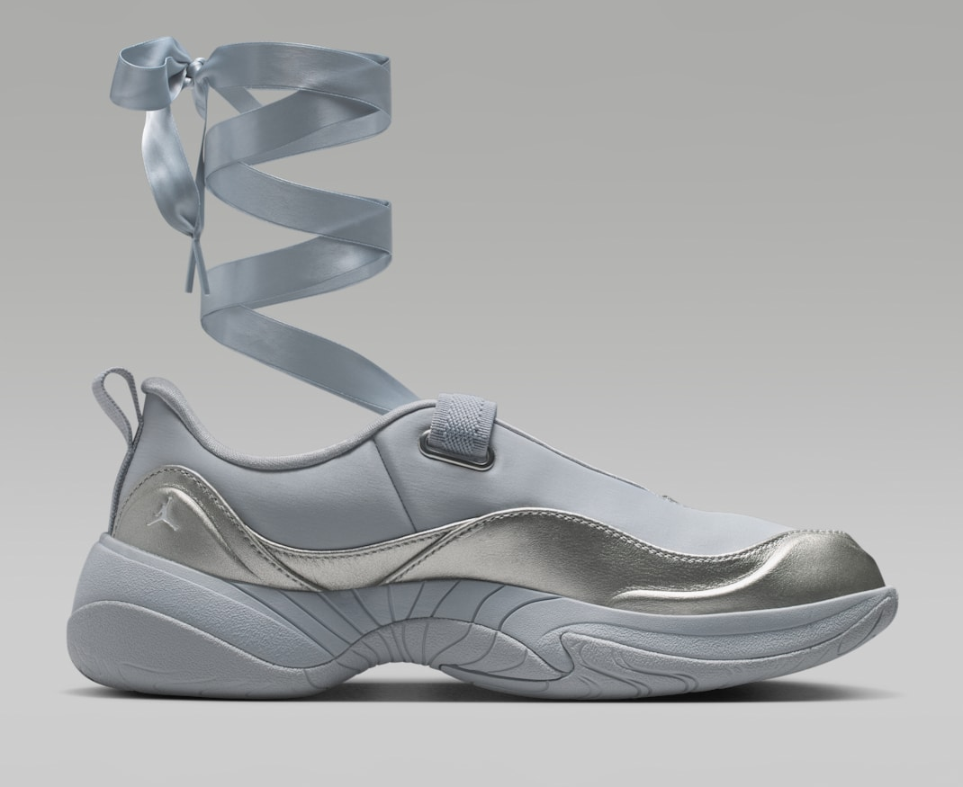 Alternative view of Giày Nike Air Jordan Pointe ‘Metallic Silver’ IB8597-002