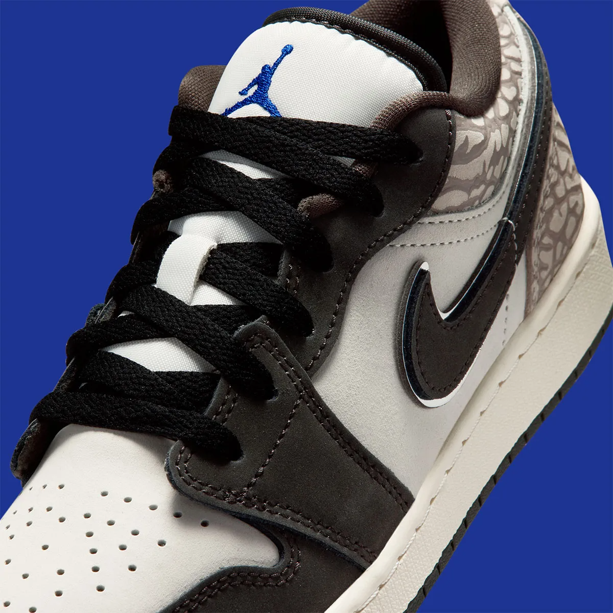 Alternative view of Giày Nike Air Jordan 1 Low 'Grey' IU2269-100