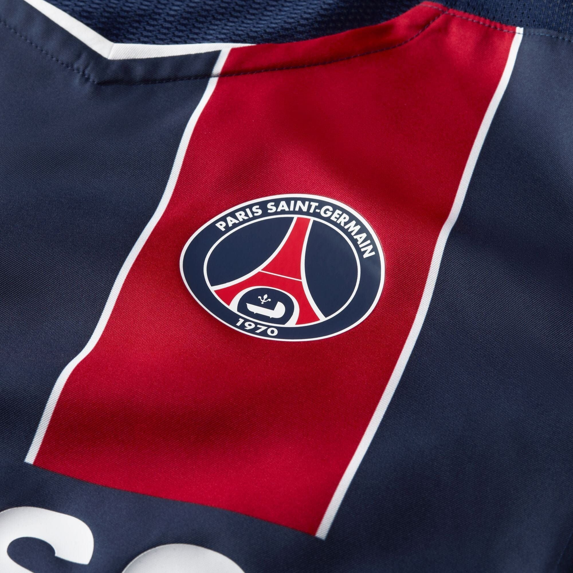 Alternative view of Áo Nike Paris Saint-Germain 2004 Replica Jersey IF9578-410