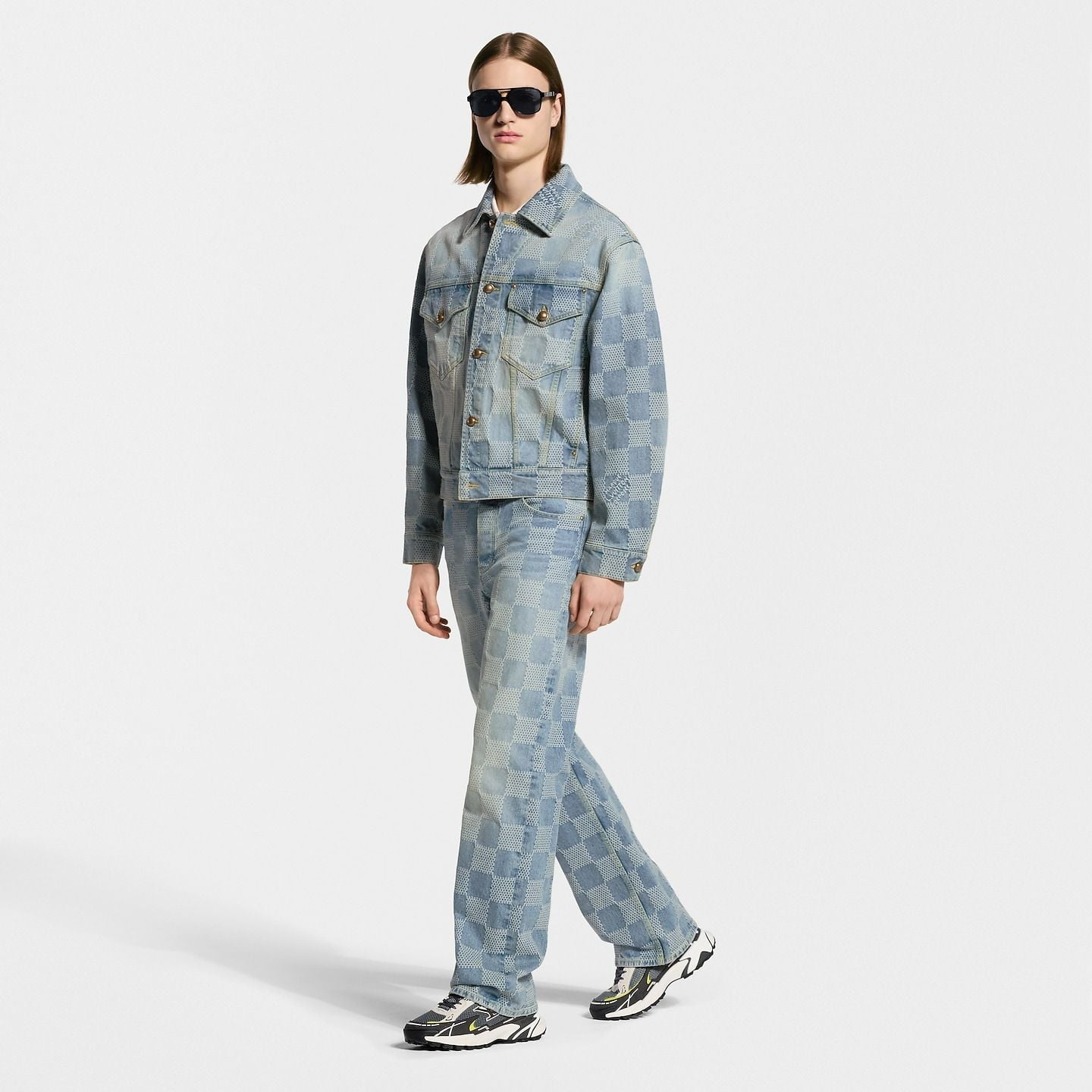 Alternative view of Giày Louis Vuitton LV Tatic Runner Trainers 'Anthracite' 1AKC43