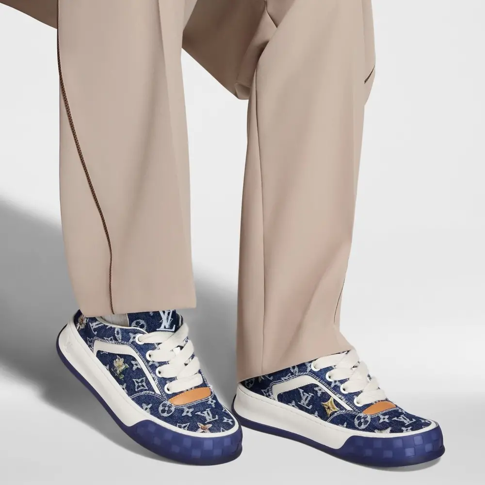 Alternative view of Giày Louis Vuitton LV Tilted Trainers 'Blue' 1AJS33
