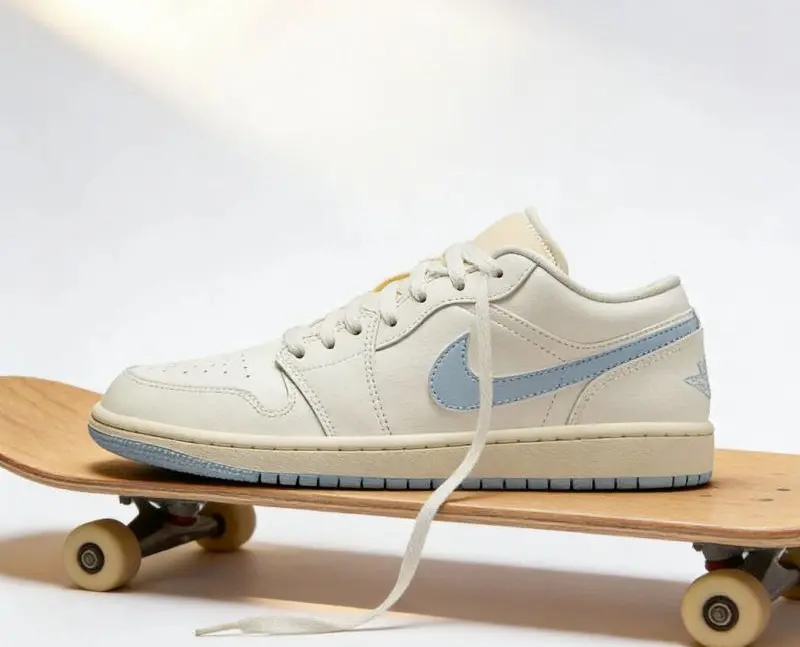 Giày Nike Air Jordan 1 Low ‘Sail Ghost’ DC0774-106 - Ảnh 4