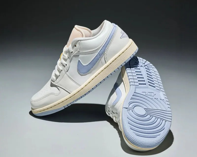 Alternative view of Giày Nike Air Jordan 1 Low ‘Sail Ghost’ DC0774-106