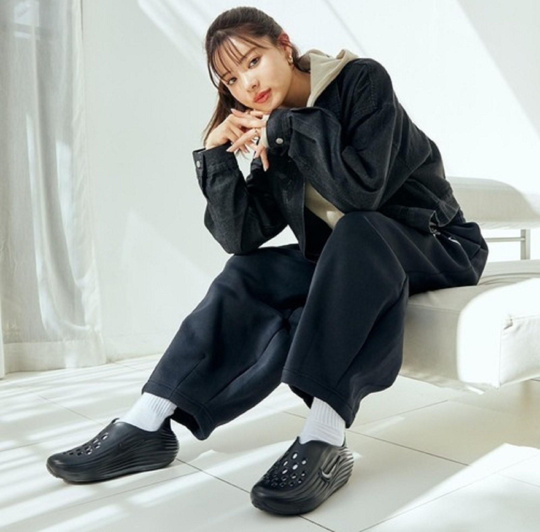 Alternative view of Dép Nike ReactX Rejuven8 ‘Triple Black’ HV5062-001