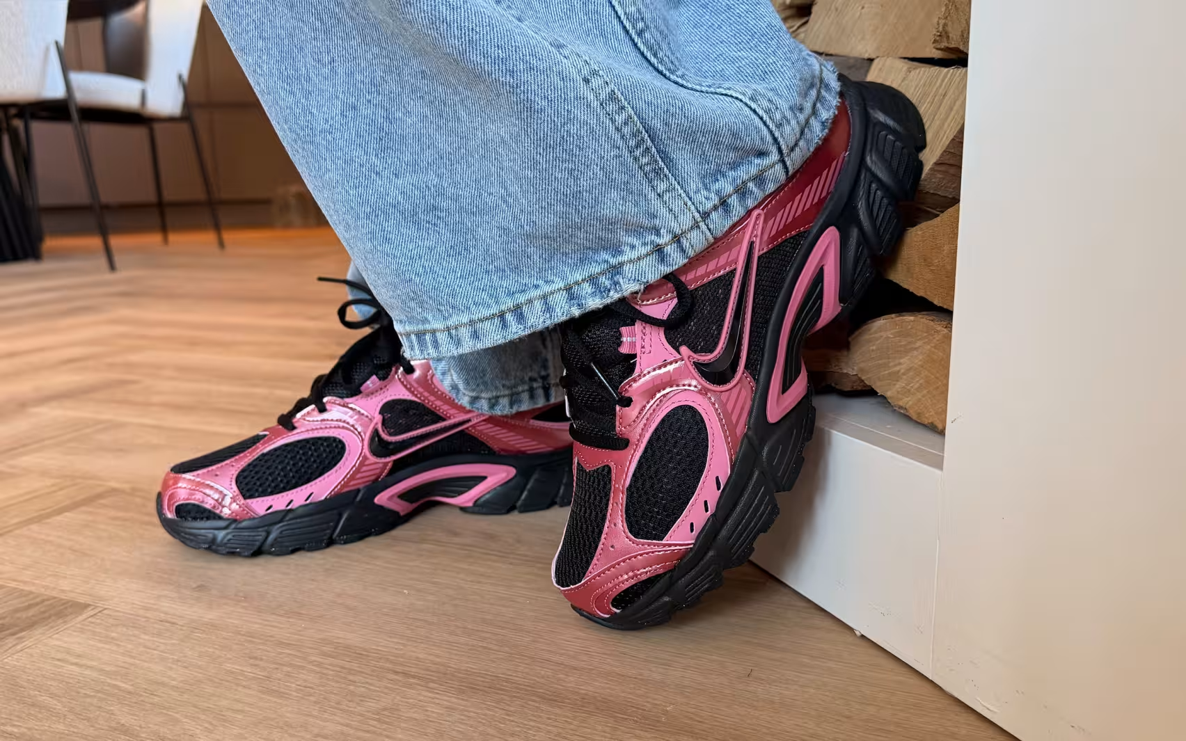 Alternative view of Giày Nike V5 RNR ‘Black Peony’ HQ7901-004