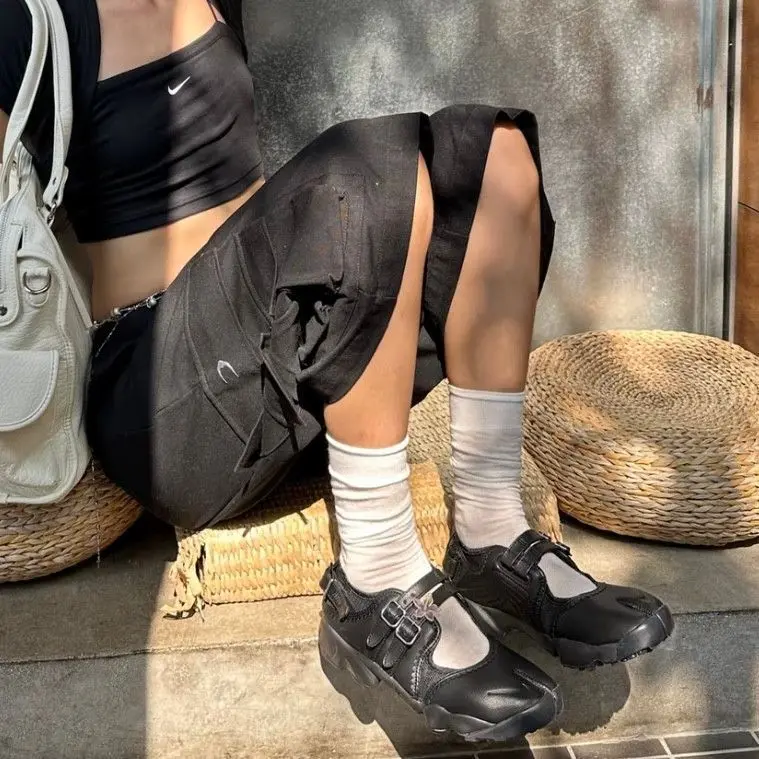 Alternative view of Giày Nike Air Rift ‘Triple Black Buckle Strap’ IB8881-001