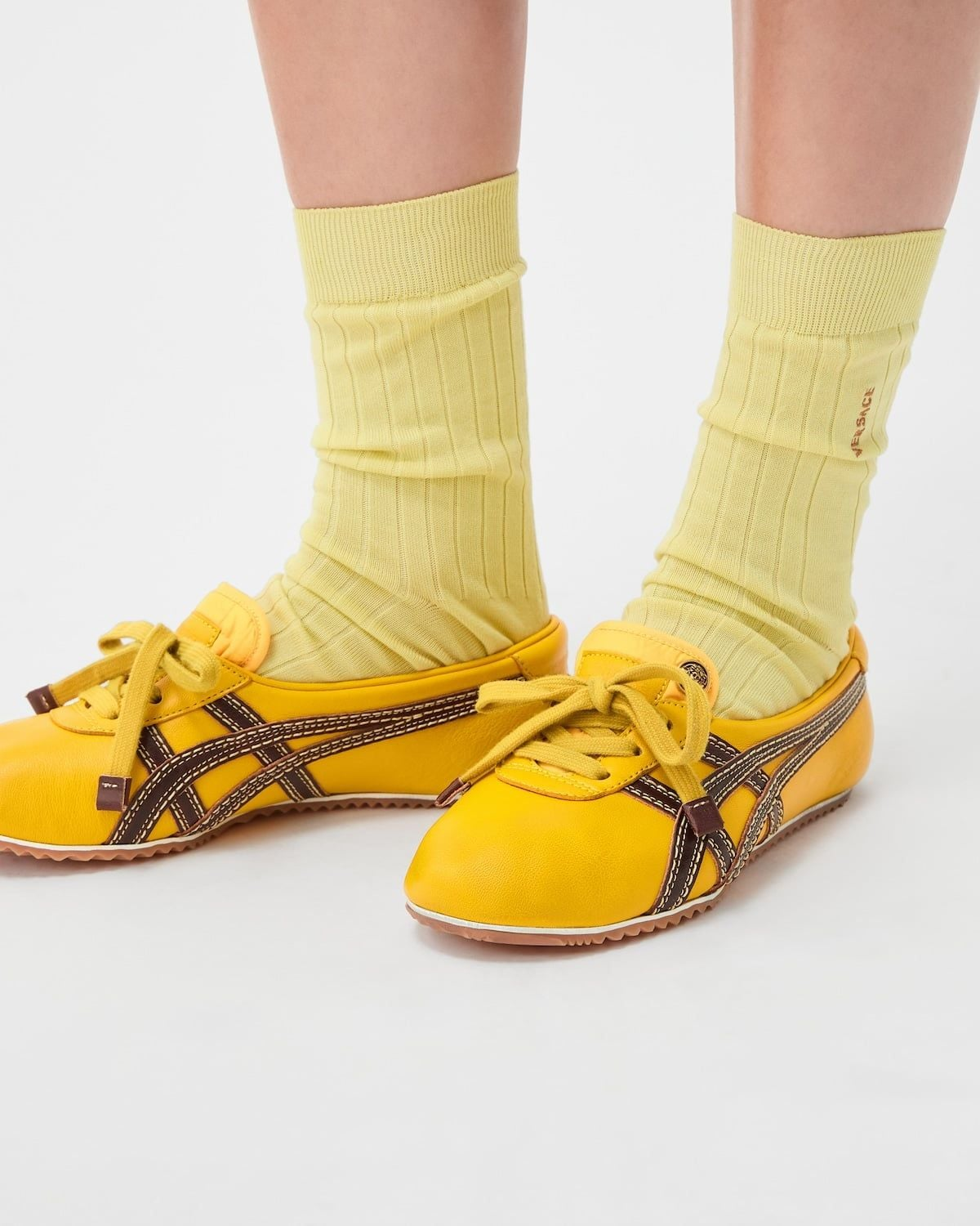 Alternative view of Giày Onitsuka Tiger x Versace Sakura 'Yellow' 1025116-1A17737-2YD5J