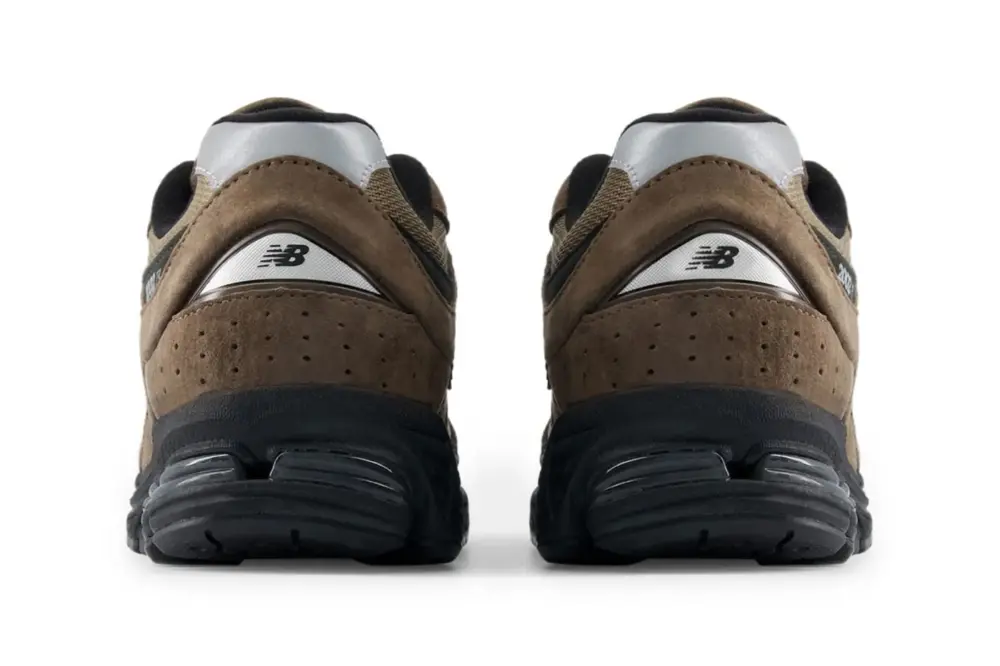 Giày New Balance Gives the 2002R 'Brown Black' U2002RAB - Ảnh 4