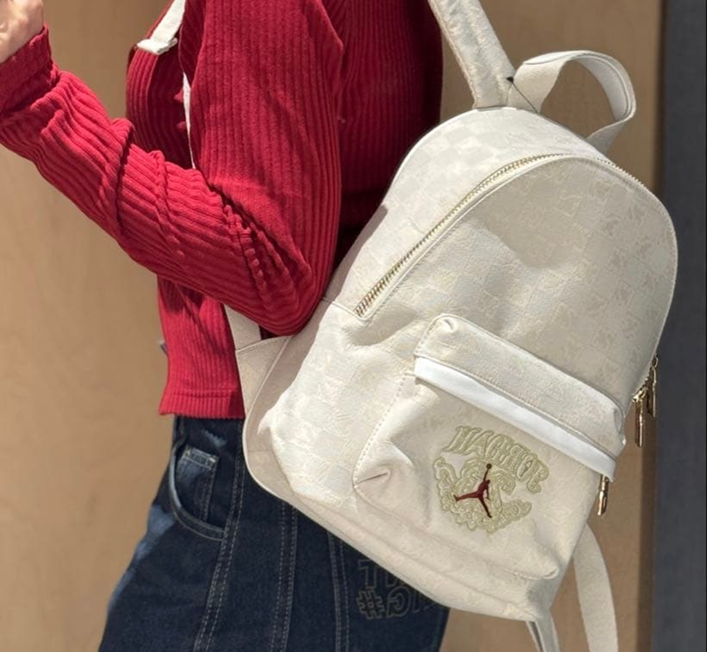 Alternative view of Balo Nike Jordan Monogram Backpack ‘Year of the Horse’ IV4748-133