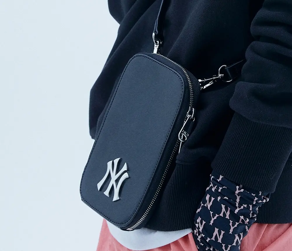 Alternative view of Túi MLB Mini Phone Pouch New York Yankees 'Black' 32BGDN111-50L