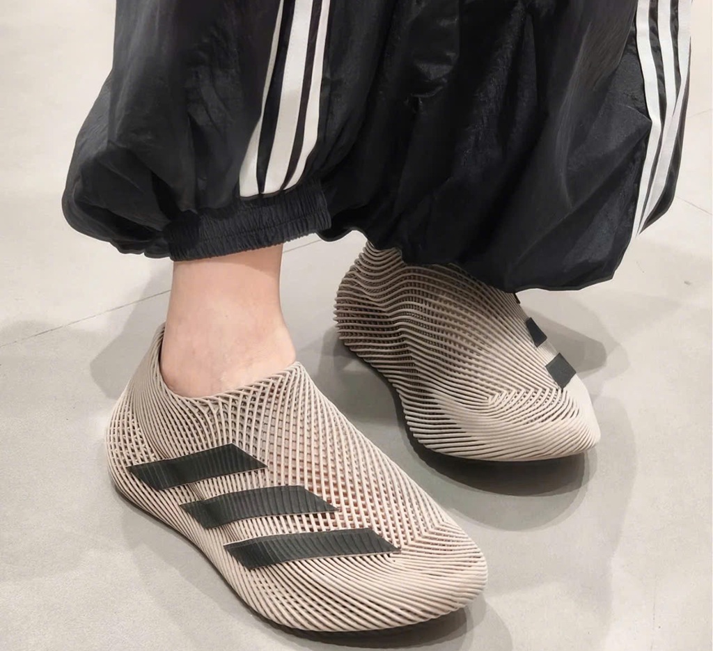 Alternative view of Giày Adidas CLIMACOOL 'Blanch Cargo' KJ8977