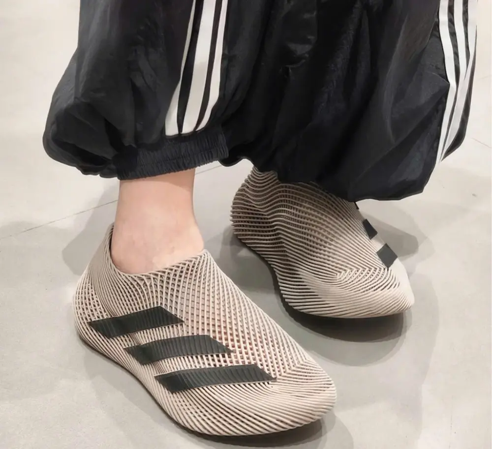 Alternative view of Giày Adidas CLIMACOOL 'Blanch Cargo' KJ8977