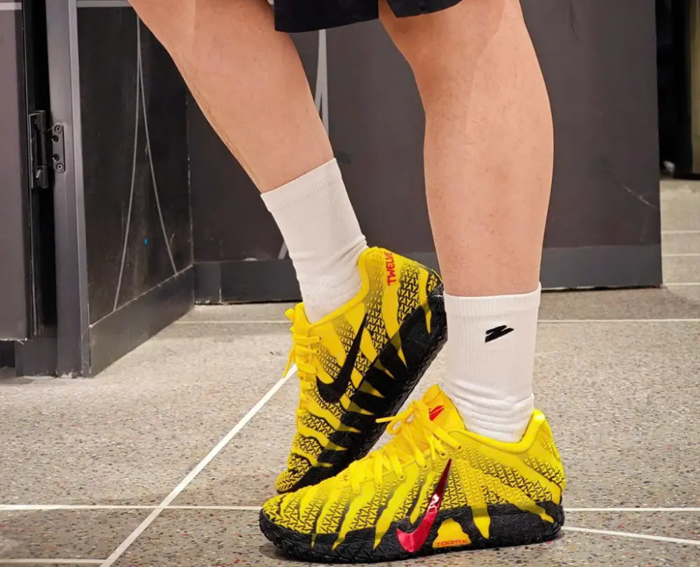 Alternative view of Giày Nike Ja 3 Let Me Be Ja 'Tour Yellow' HF2794-702