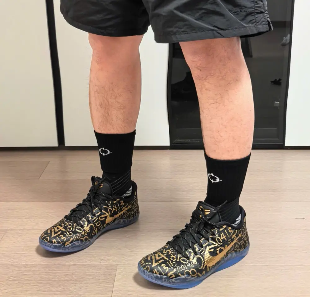 Alternative view of Giày Nike Kobe 11 ‘Mamba Day’ IU4902-900
