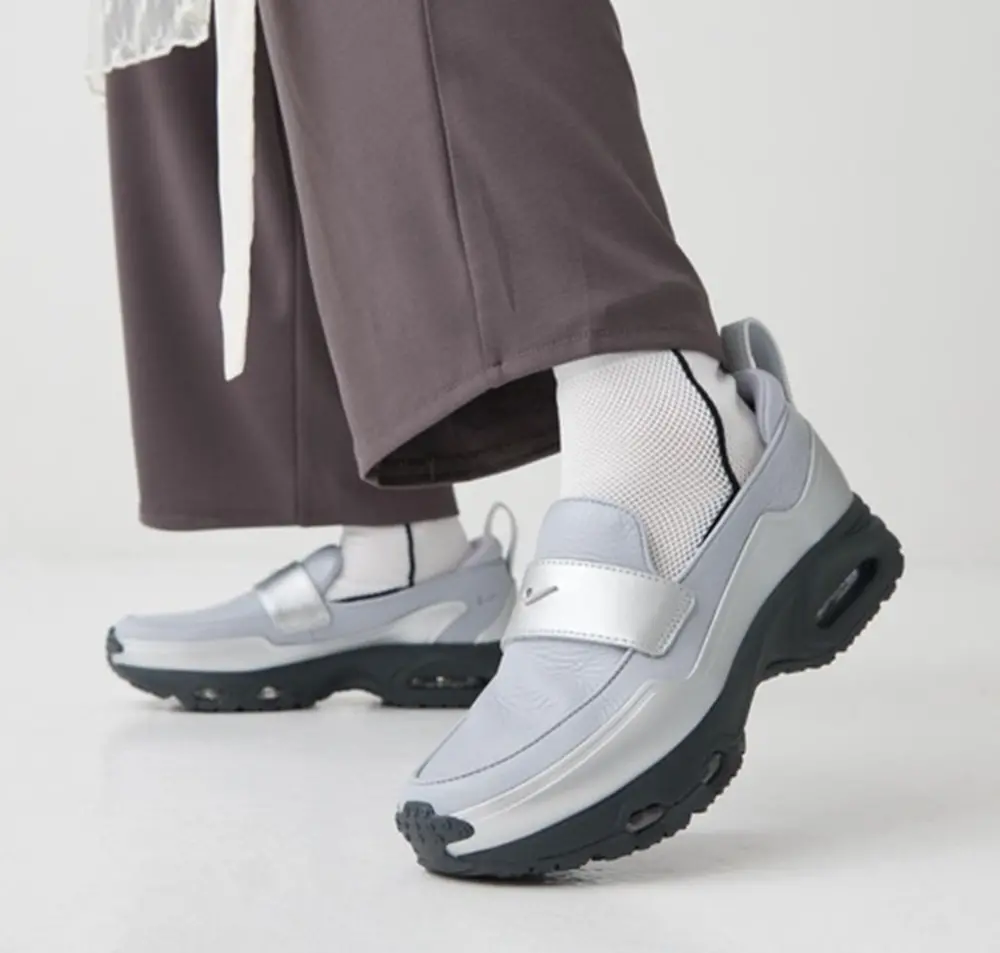 Alternative view of Giày Nike Air Max Phenomena 'Metallic Silve' IV4690-099