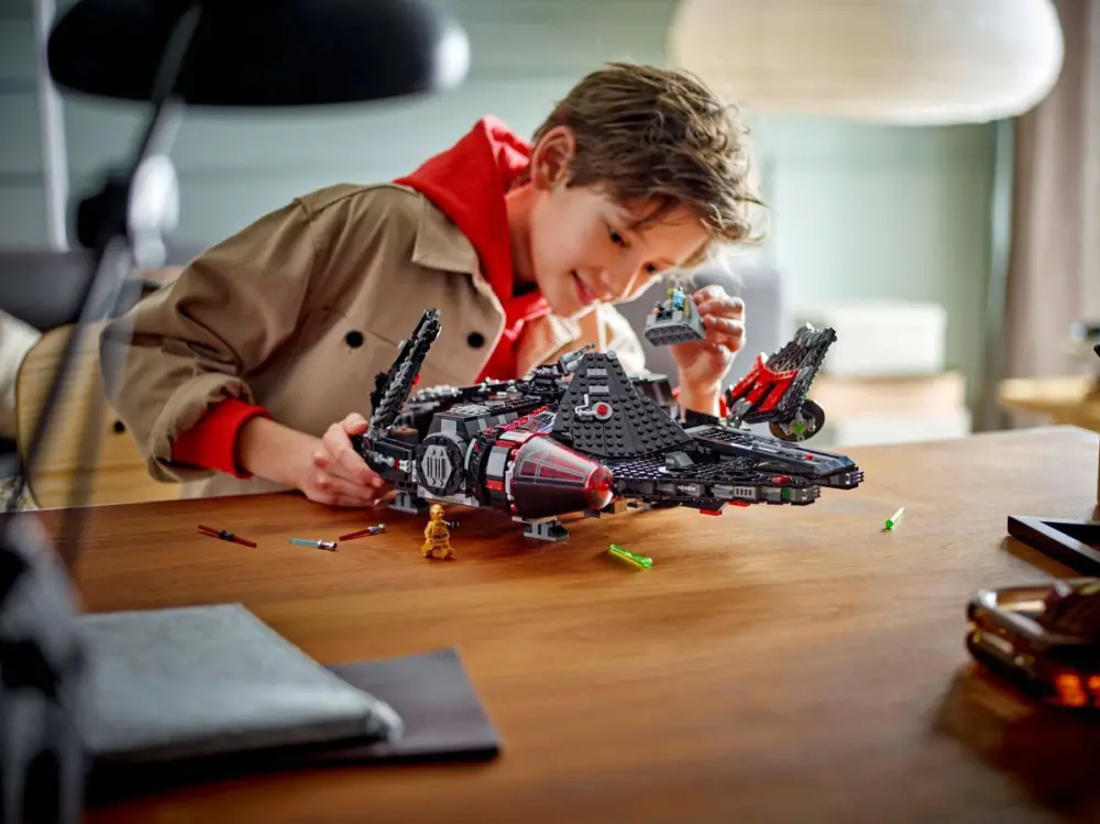 Alternative view of Mô hình Lego The Dark Falcon 75389