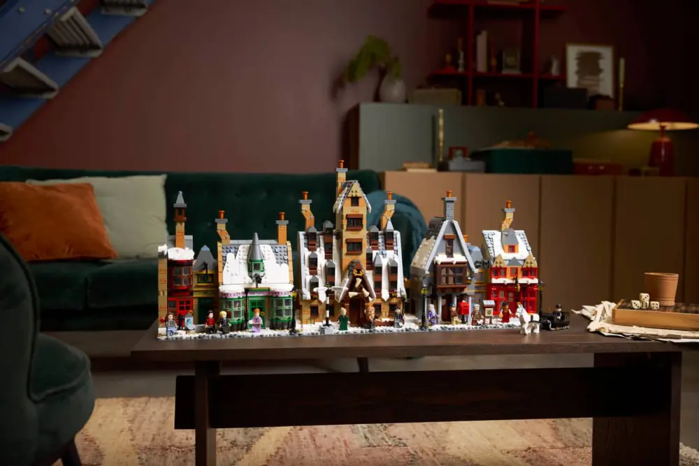 Alternative view of Mô hình Lego Hogsmeade™ Village – Collectors' Edition 76457
