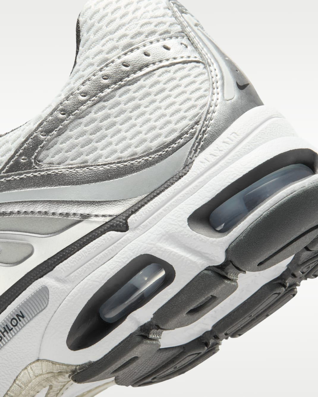 Alternative view of Giày Nike Air Max Moto 2K 'Photon Dust' IQ7592-025