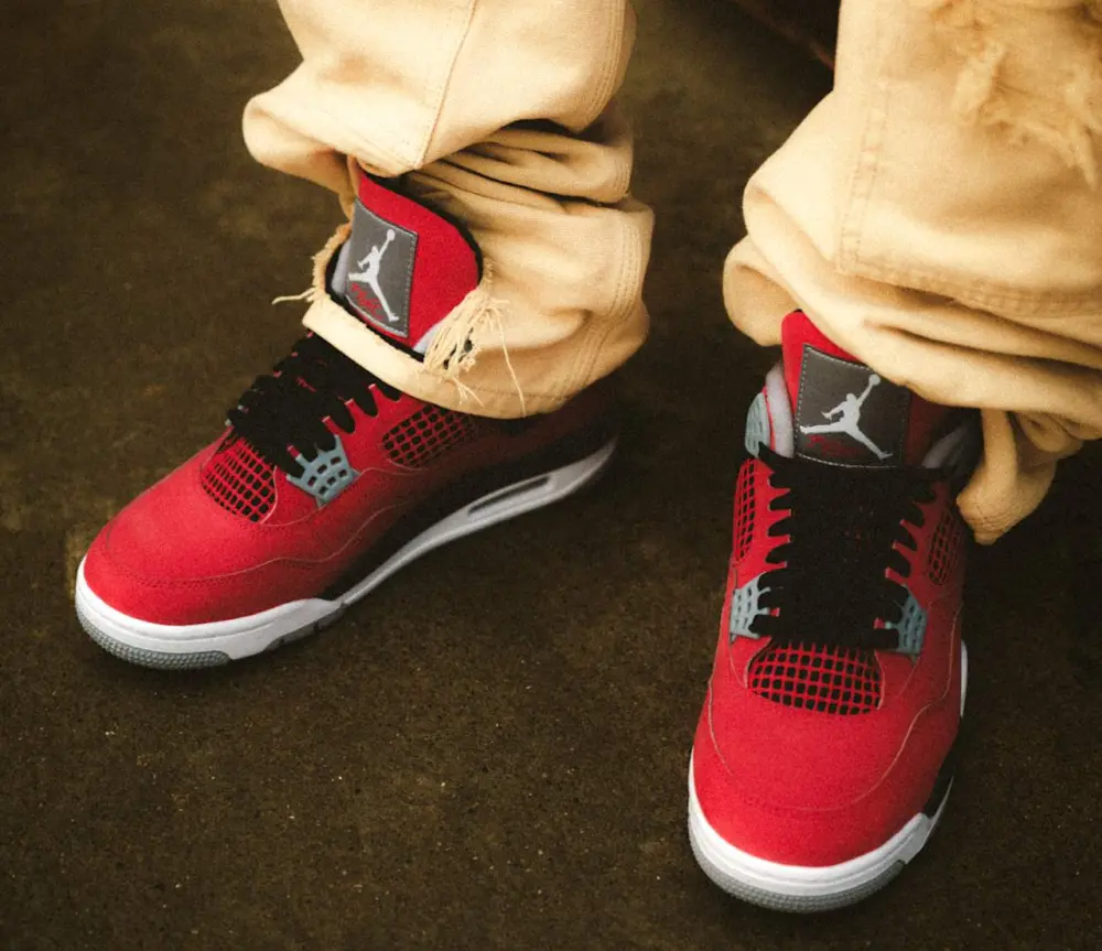 Alternative view of Giày Nike Air Jordan 4 ‘Toro Bravo’ FQ8138-600