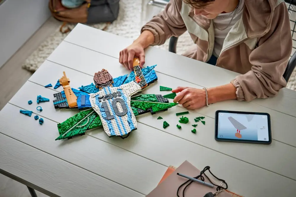 Mô hình lego Lionel Messi – Celebration 43018 - Ảnh 4