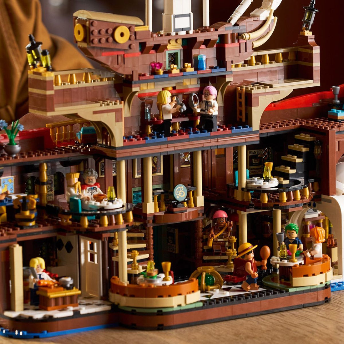 Alternative view of Mô hình LEGO ONE PIECE Baratie Floating Restaurant 75640