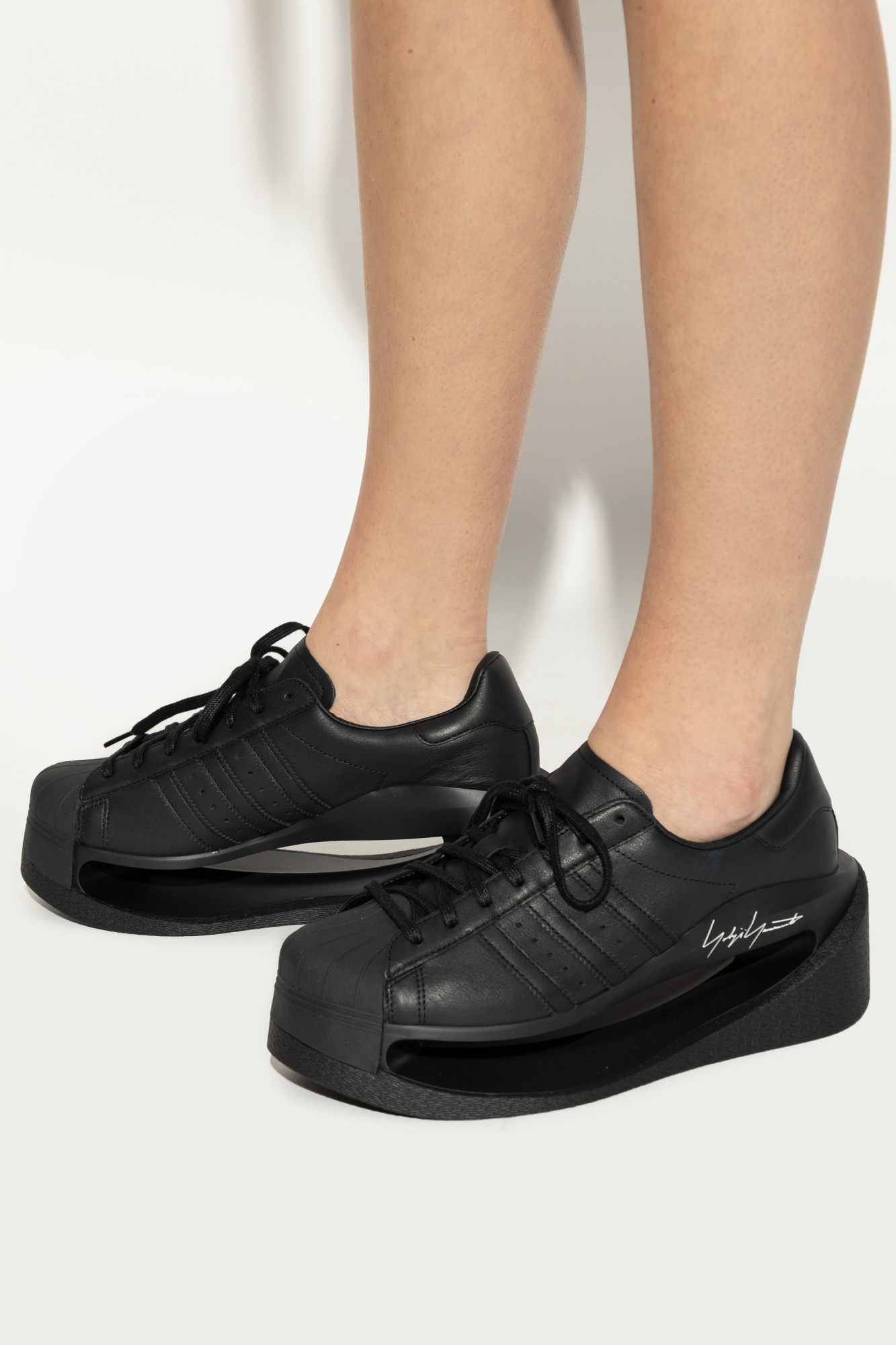 Alternative view of Giày Adidas Y-3 Gendo Superstar 'Triple Black' JS2467