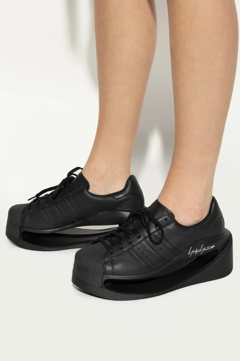 Alternative view of Giày Adidas Y-3 Gendo Superstar 'Triple Black' JS2467
