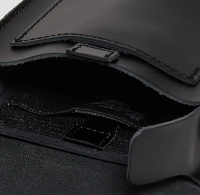 Túi Dr. Martens Leather Shoulder Bag ‘Black’ AD055001 - Ảnh 2
