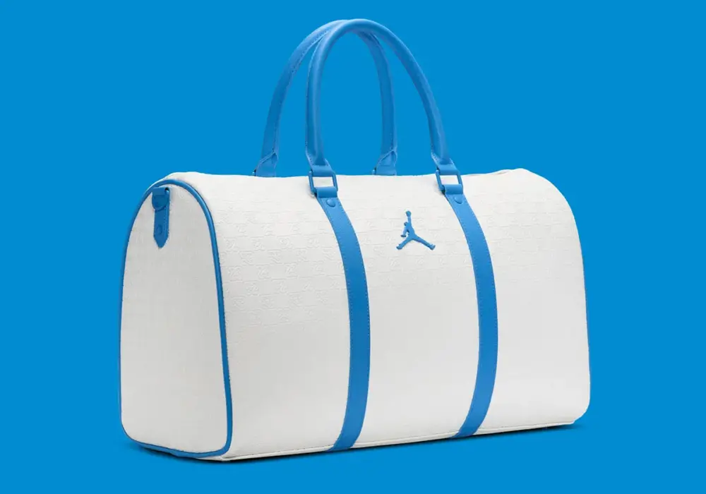 Alternative view of Túi Nike Air Jordan Monogram Duffle 25L 'White' HV2856-100