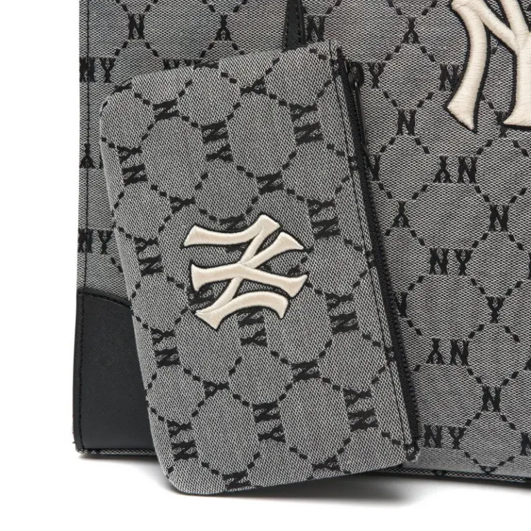 Túi MLB Monogram New York Yankees Black 3AORL021N-50GRS - Ảnh 3