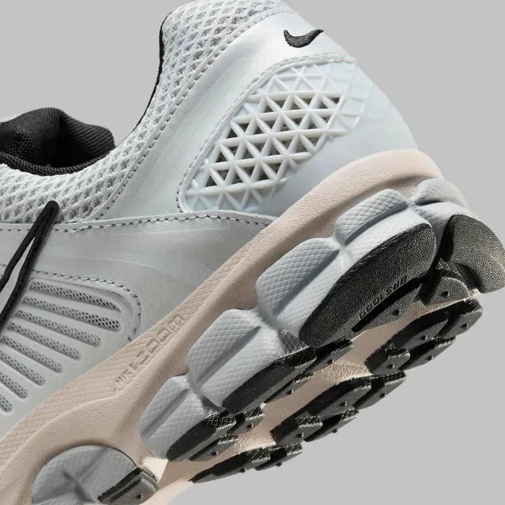 Alternative view of Giày Nike Zoom Vomero 5 'White' FN6742-002