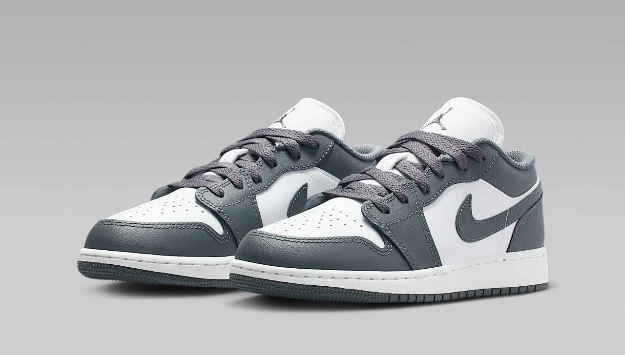 Alternative view of Giày Nike Air Jordan 1 Low ‘Grey White’ 553560-044