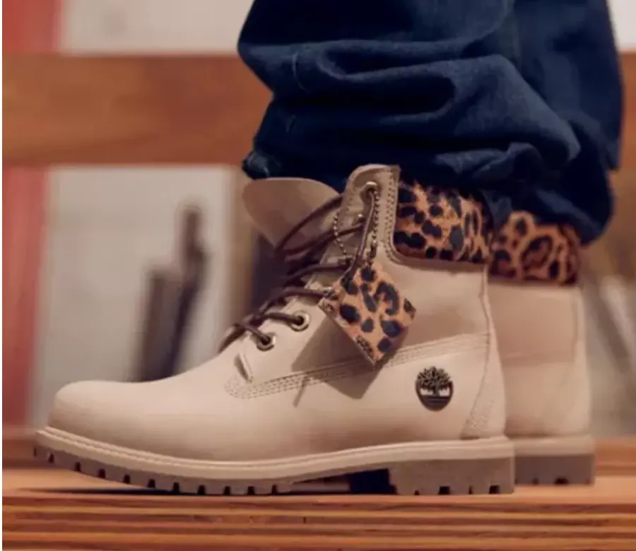Alternative view of Giày Timberland 6 Inch Cheetah ‘Nubuck Beige’ A2GY5269