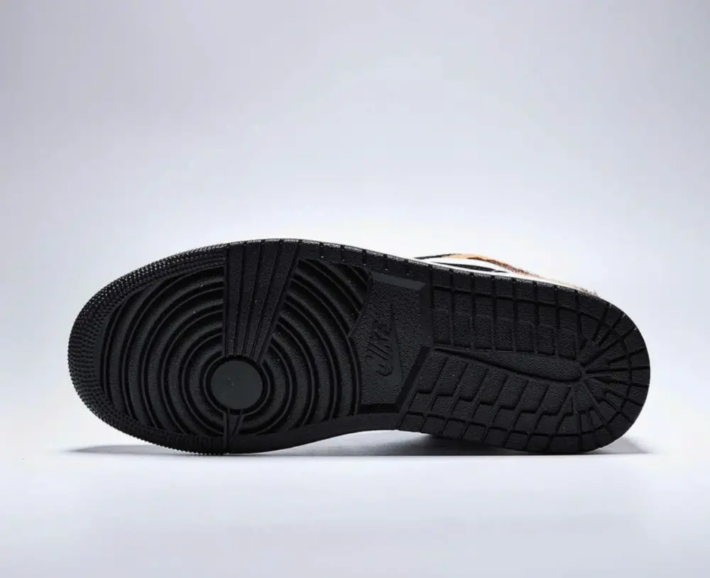 Alternative view of Giày Nike Air Jordan 1 Low SE ‘Shadow Brown’ IX8740-101