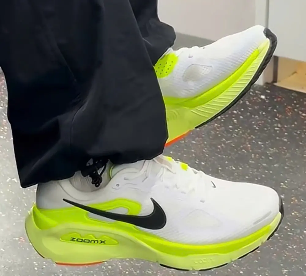 Alternative view of Giày Nike Structure Plus ‘White Volt Black’ HQ3048-101