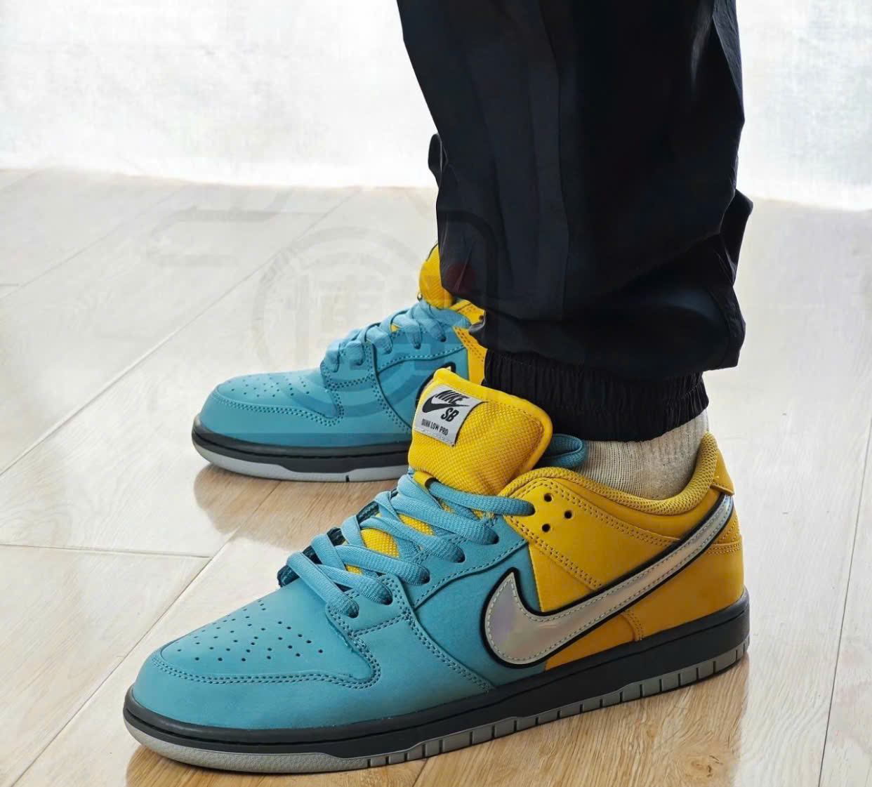 Alternative view of Giày Nike SB Dunk Low Pro ‘Muni Lightning Denim’ IR1888-700