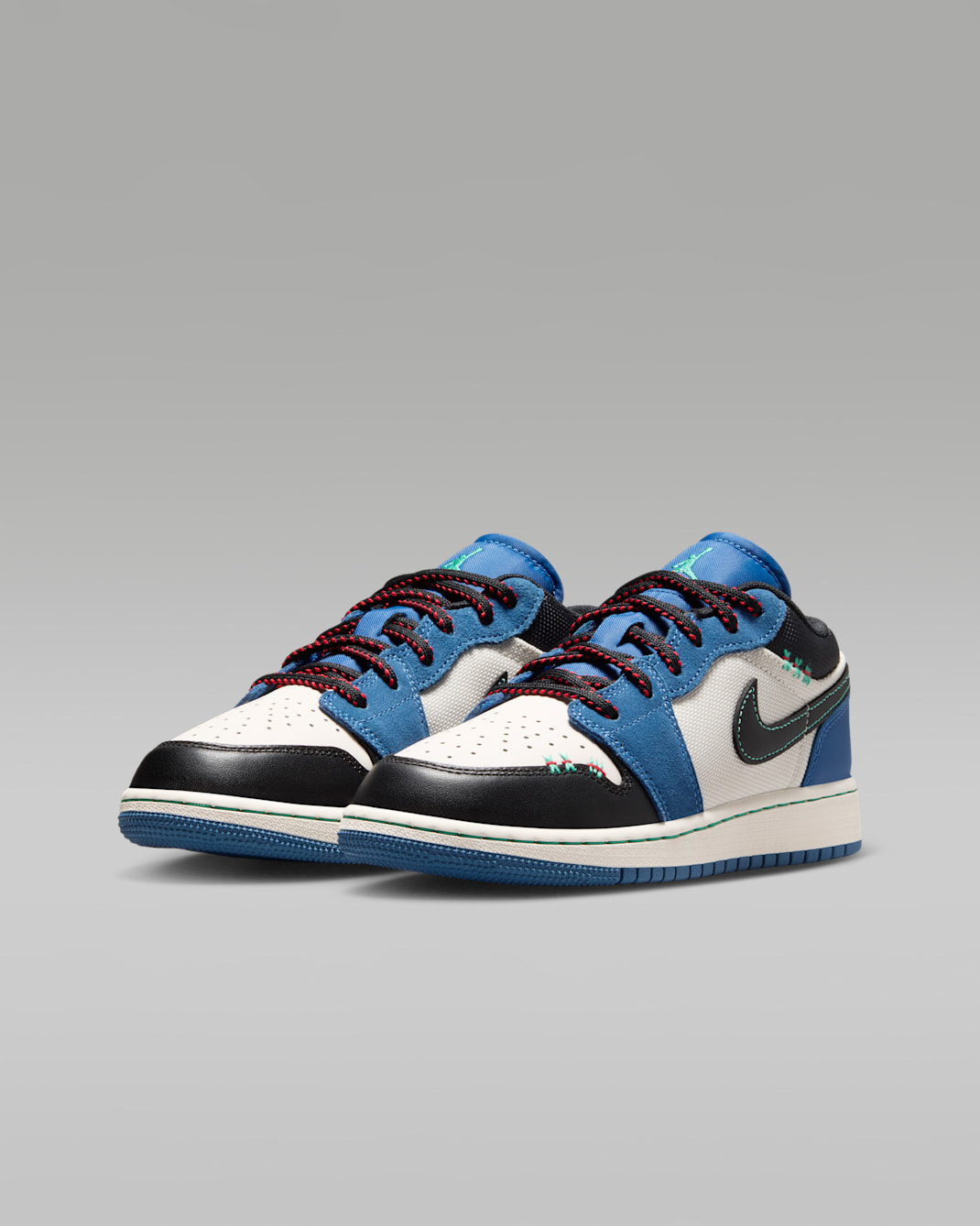 Giày Nike Air Jordan 1 Low SE 'True Blue' IO2062-400 - Ảnh 3