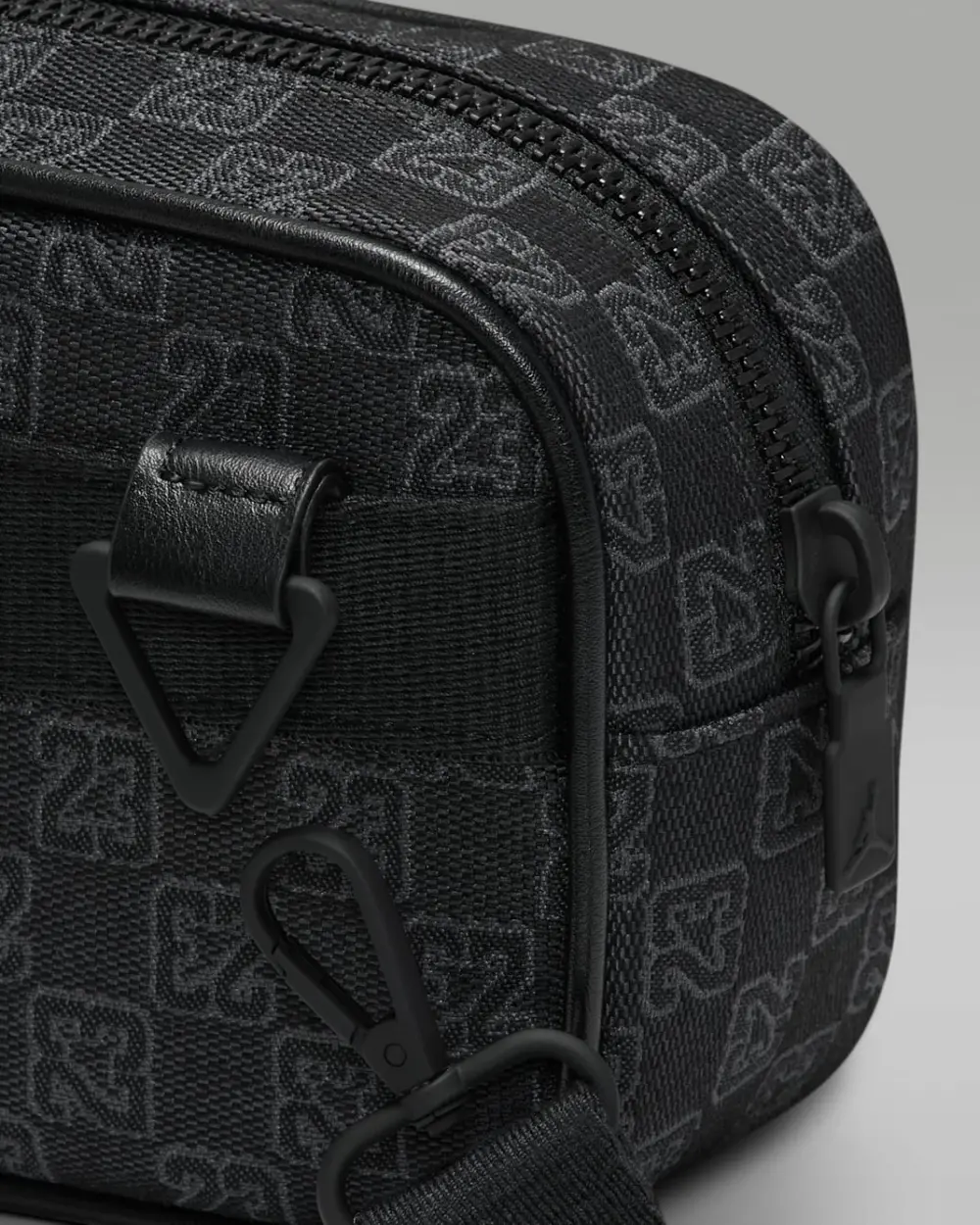 Túi Nike Air Jordan Flight Club Monogram Camera Bag 1.5L Jordan IQ5729-010 - Ảnh 4