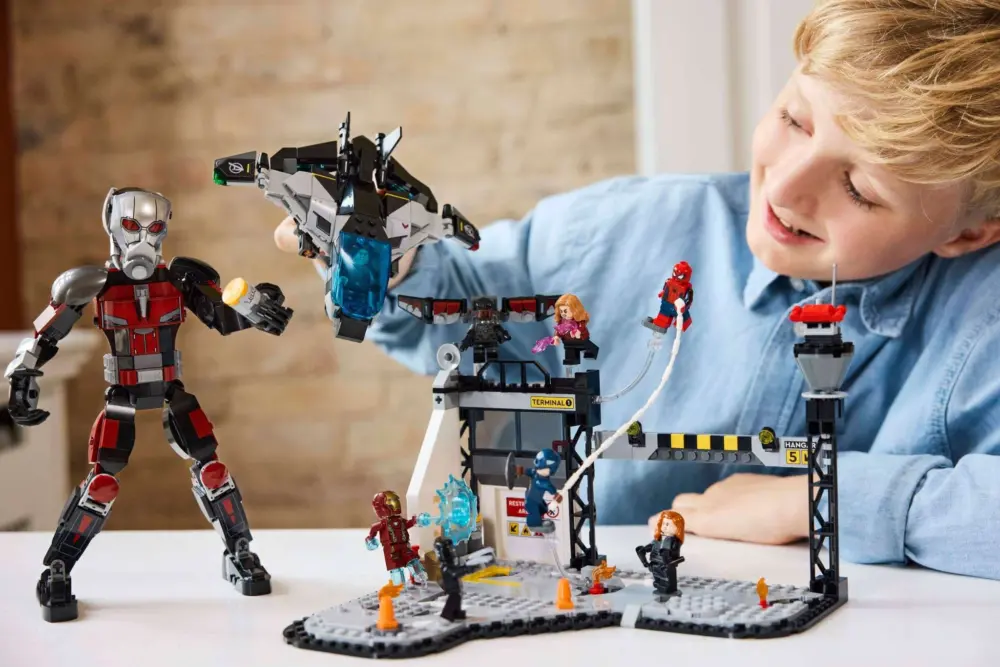 Alternative view of Mô Hình Lego Captain America: Civil War Action Battle 76314
