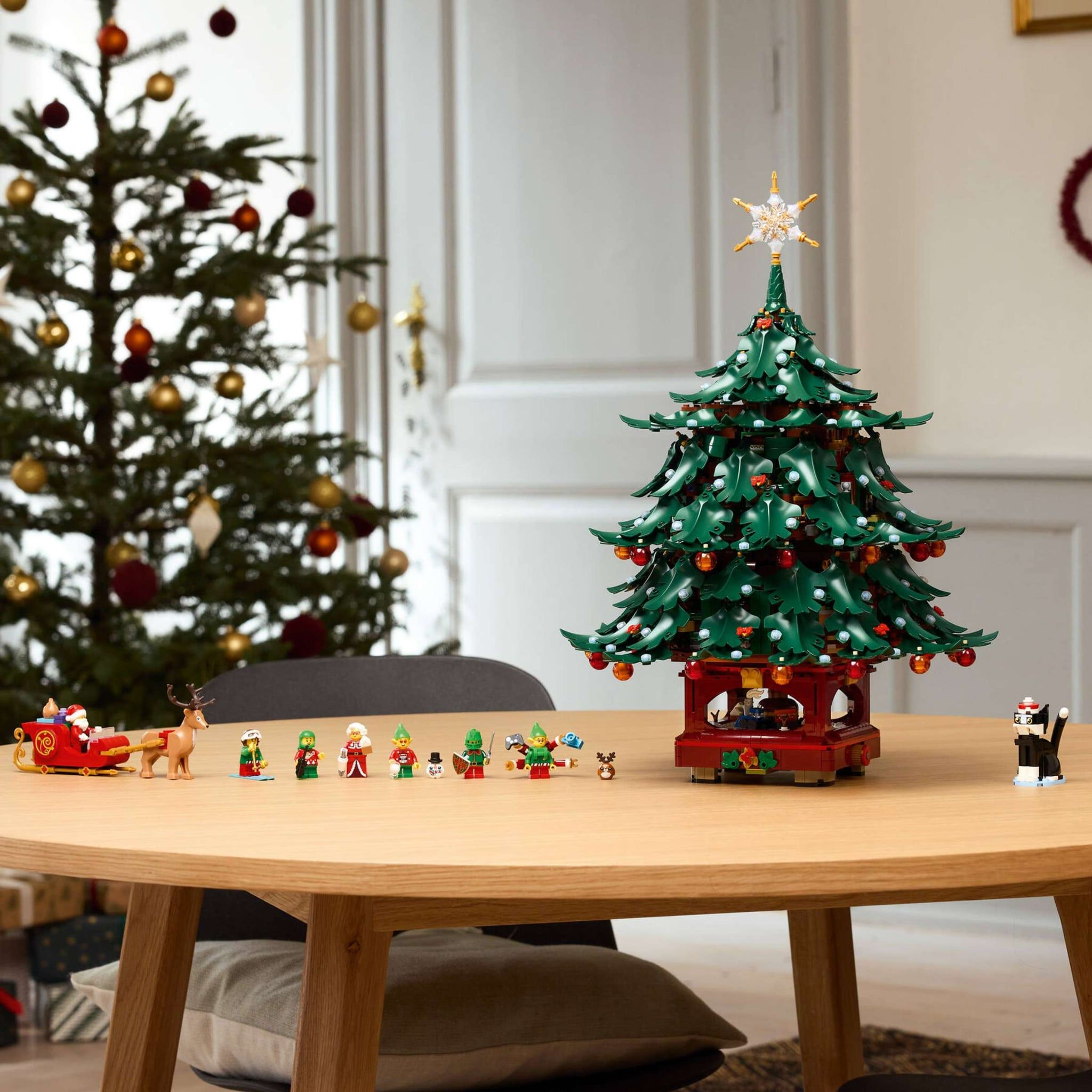 Mô Hình Lego Family Christmas Tree 41843 - Ảnh 4