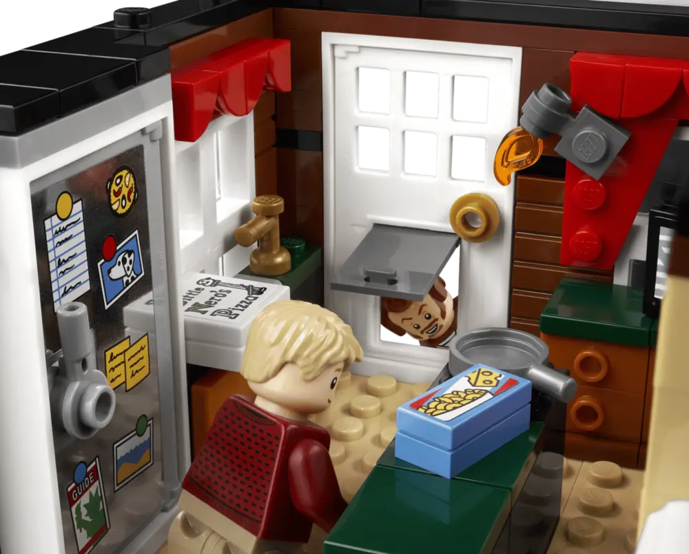 Mô Hình Lego LEGO® Ideas Home Alone 21330 - Ảnh 4