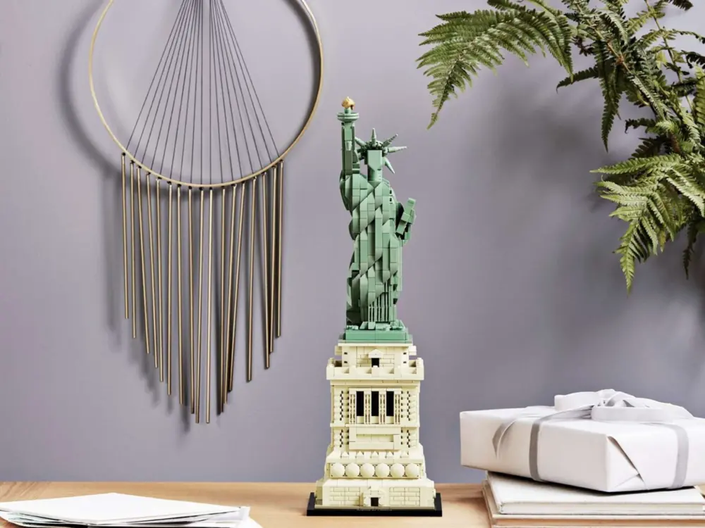 Mô Hình Lego Statue of Liberty 21042 - Ảnh 4