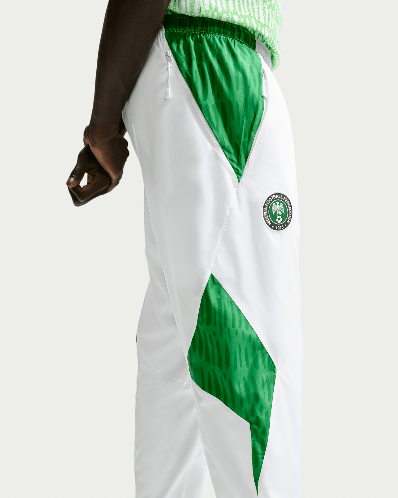 Quần Nike Nigeria x Slawn Men's Lightweight Trousers IU7645-100 - Ảnh 3