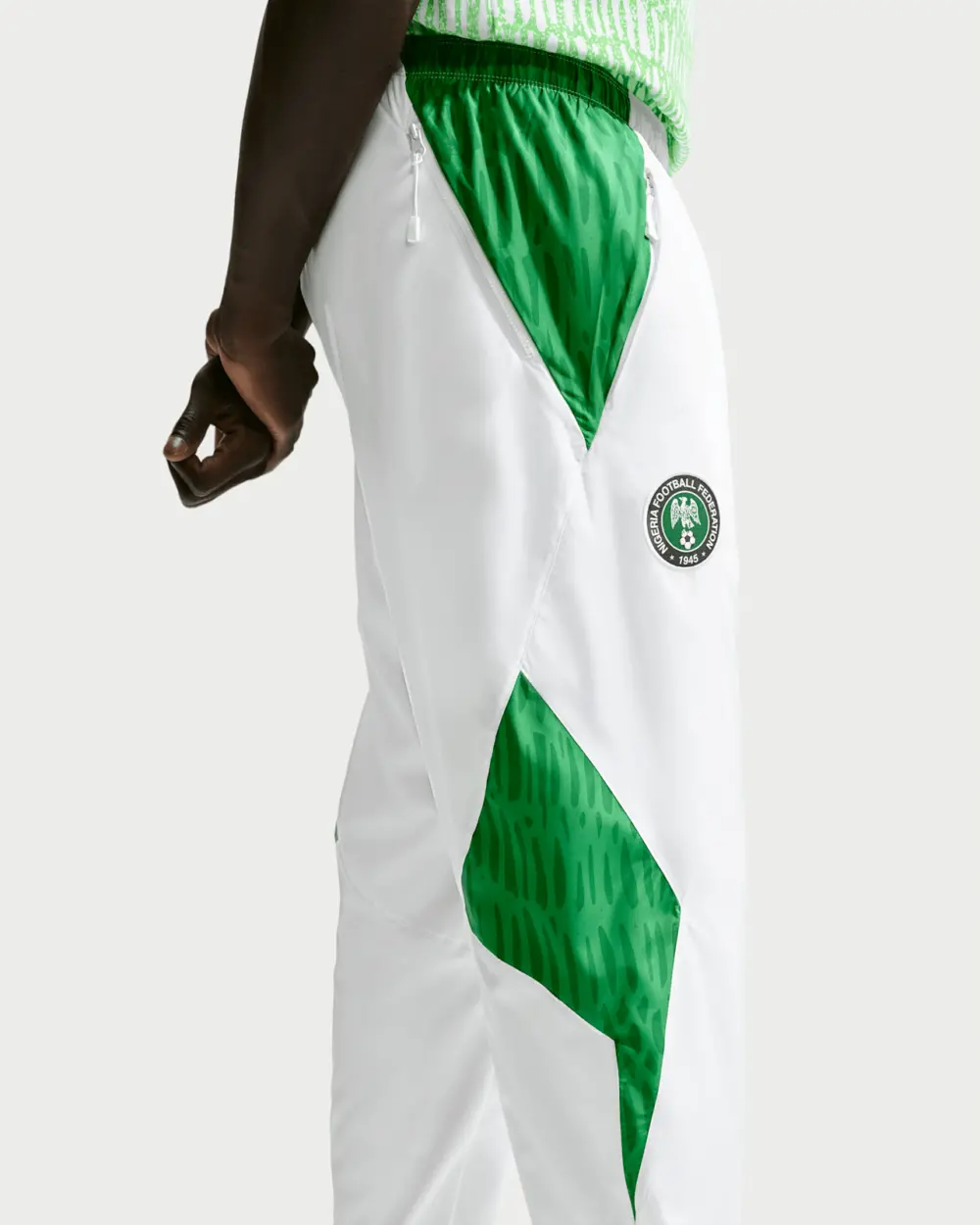 Quần Nike Nigeria x Slawn Men's Lightweight Trousers IU7645-100 - Ảnh 3
