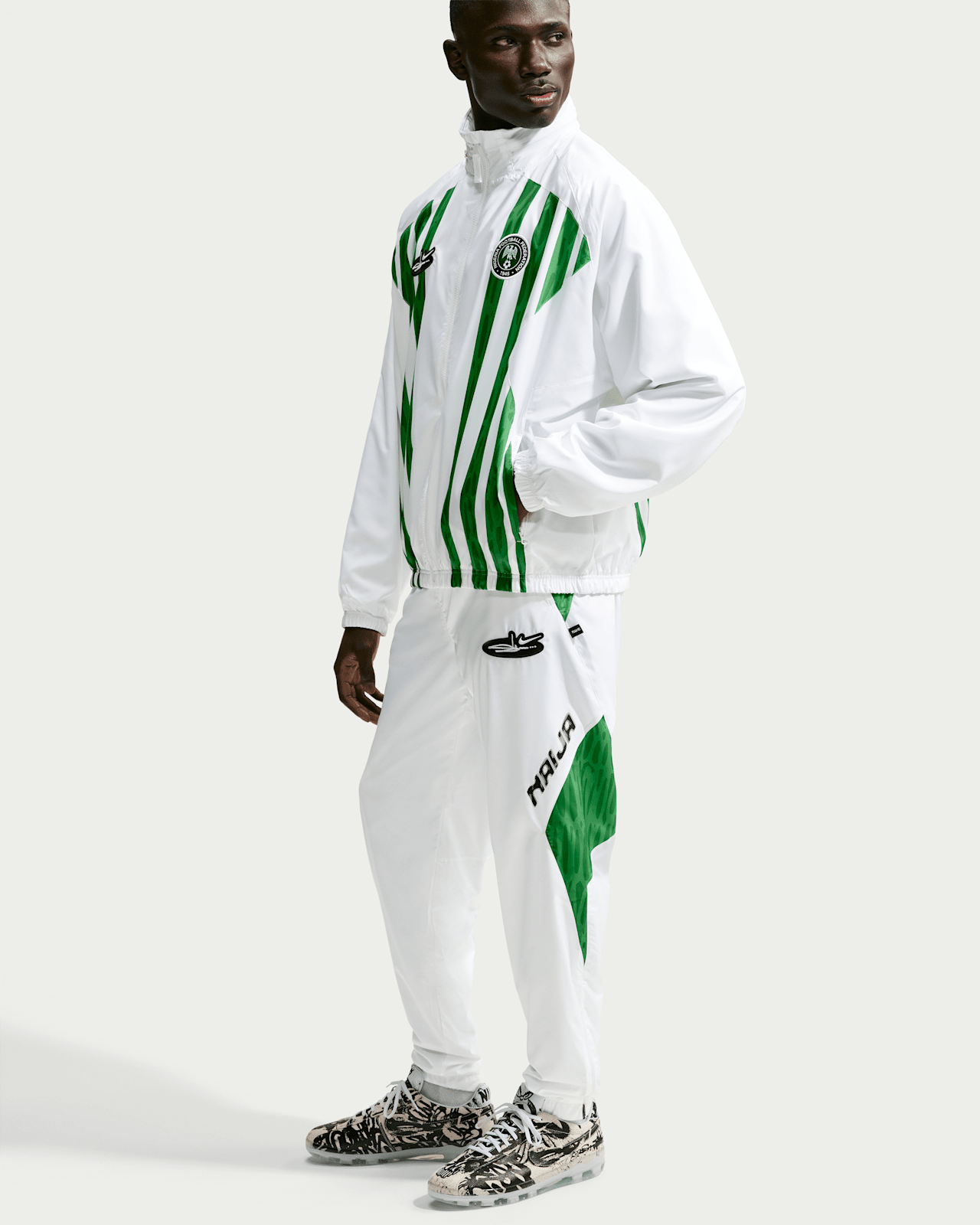 Quần Nike Nigeria x Slawn Men's Lightweight Trousers IU7645-100 - Ảnh 4