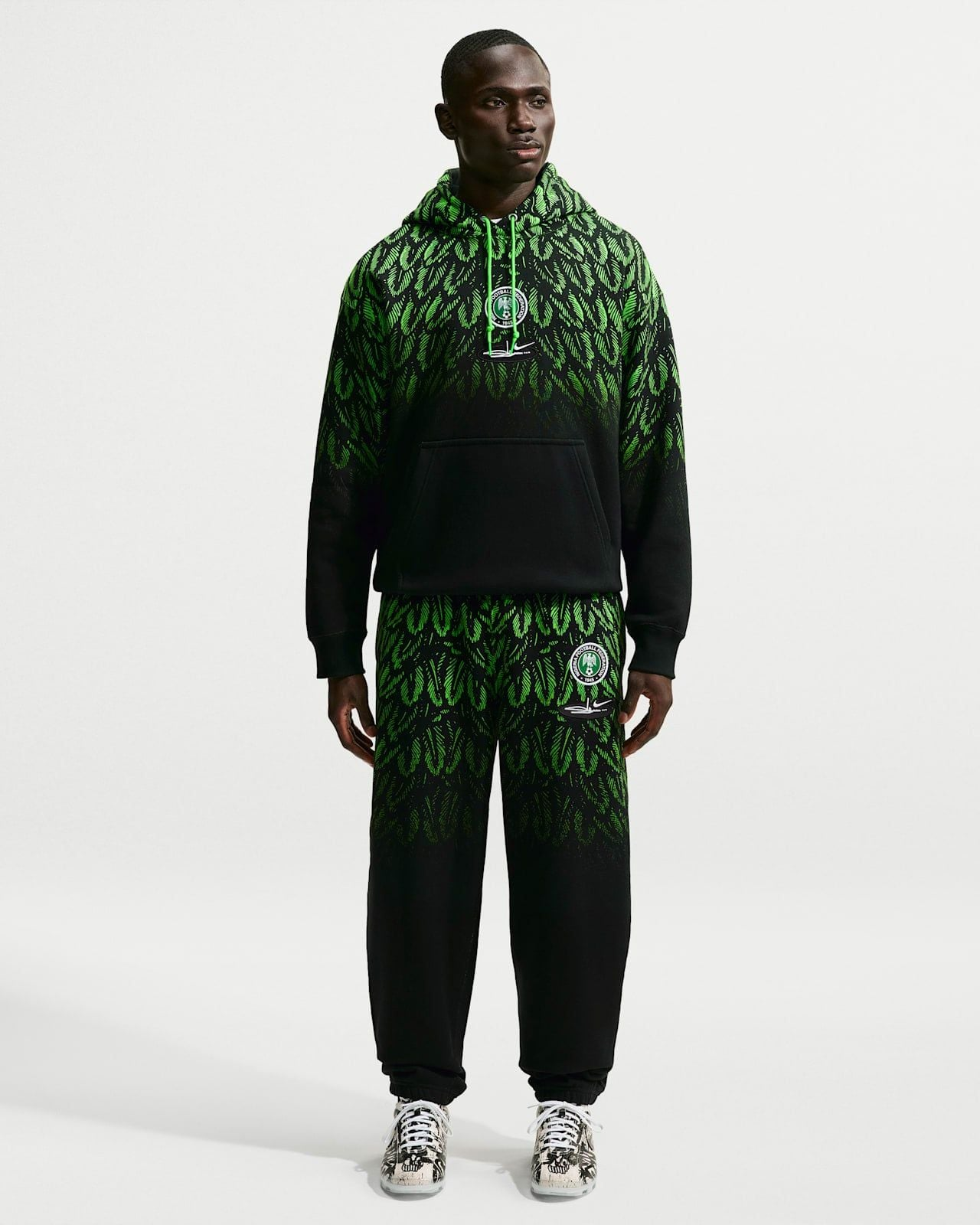 Alternative view of Quần Nike Nigeria x Slawn Fleece Trousers IR5218-010