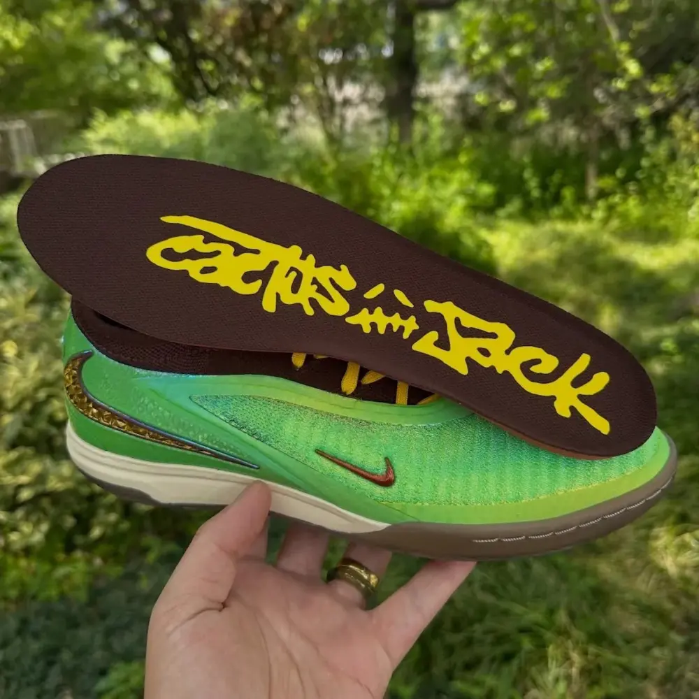 Alternative view of Giày Nike Phantom 6 Low Elite IC SE 'Travis Scott' IV2037-900