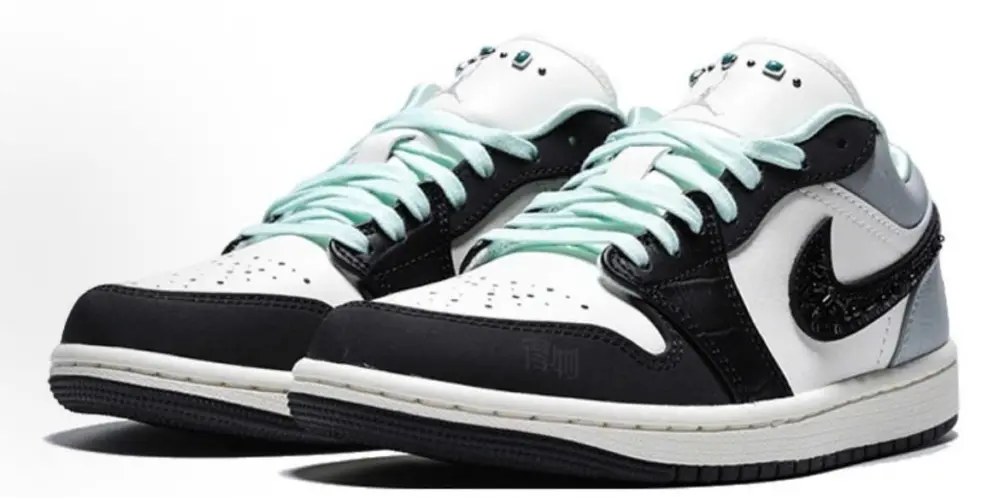 Giày Nike Air Jordan 1 'Black' IX5001-101 - Ảnh 4