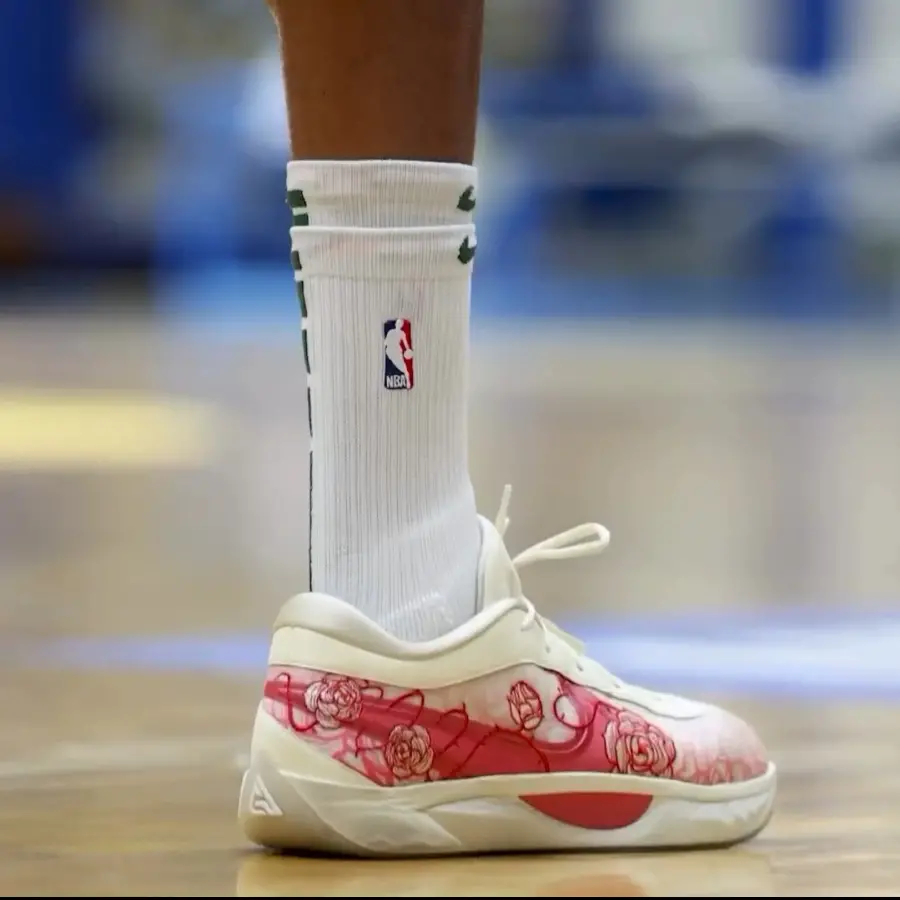 Alternative view of Giày Nike Giannis Freak 6 NRG ‘Roses’ FV1295-100