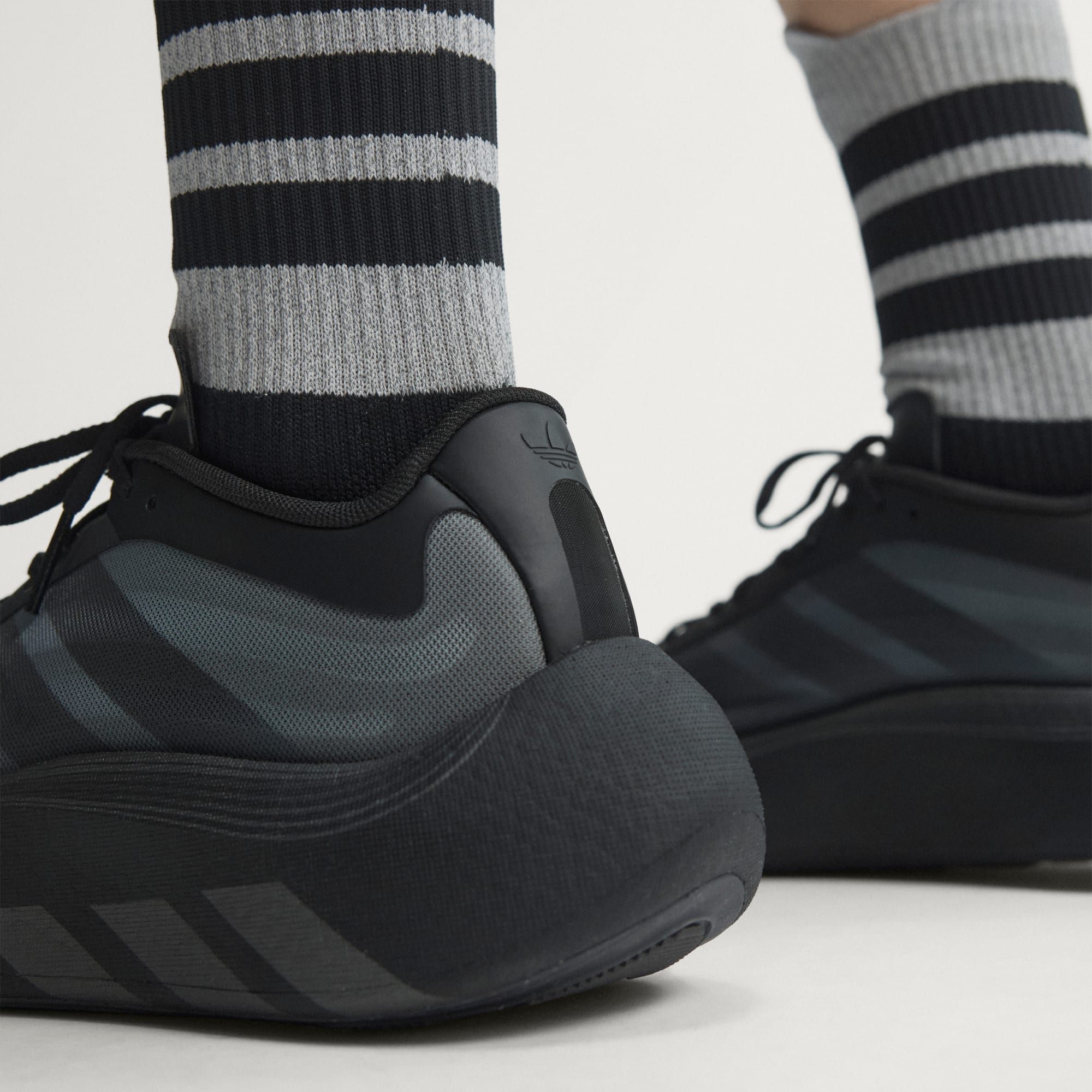 Alternative view of Giày Adidas HYPERBOOST EPHR LT 'Black' KZ8506